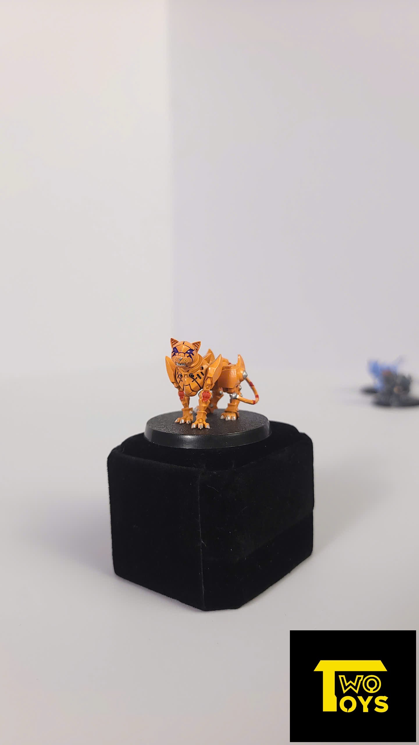 Organoids Pulse - Seated Pose (Resin Painted)